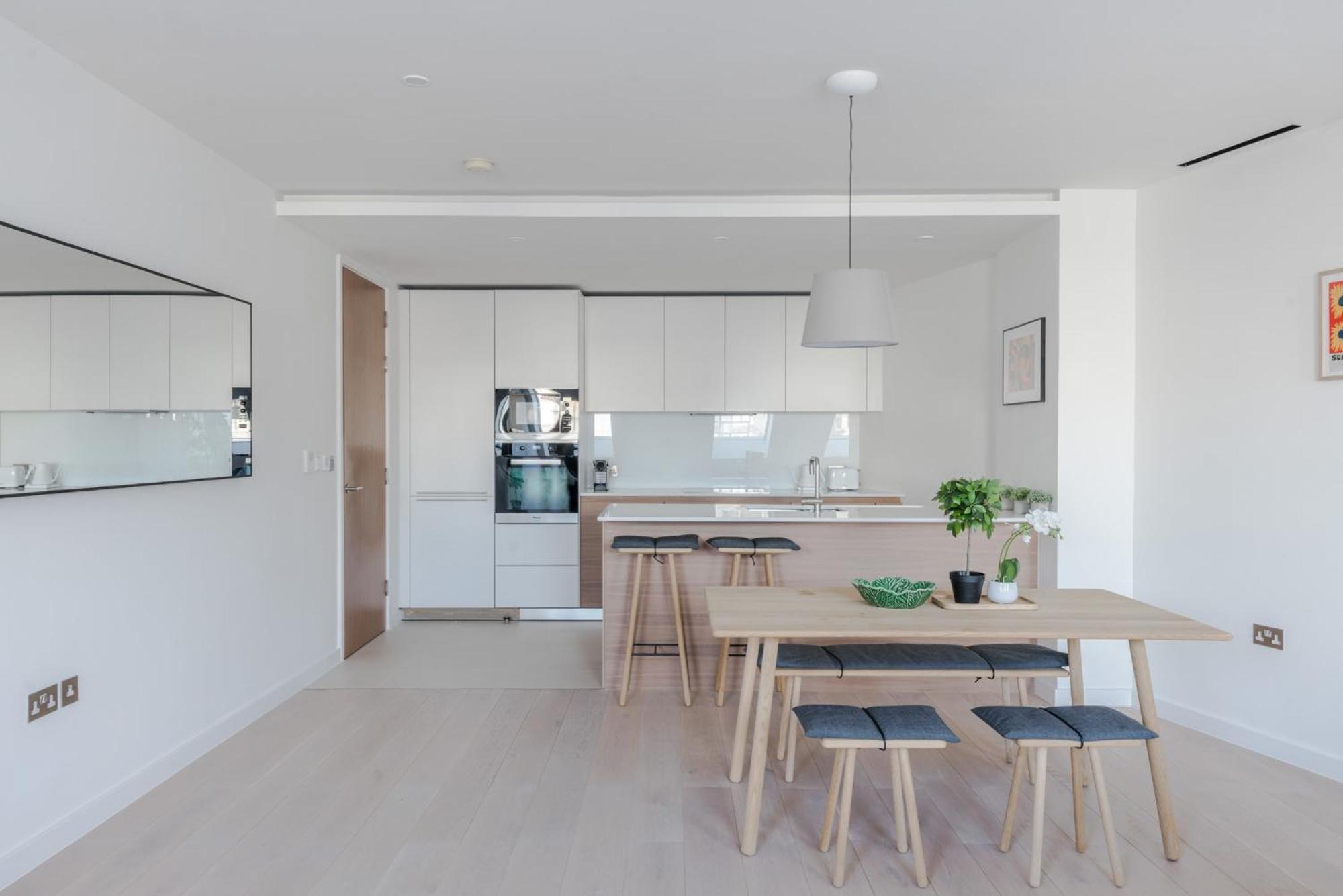 Zen Sanctuary - Soho - By Frankie Says Appartement Londen Buitenkant foto